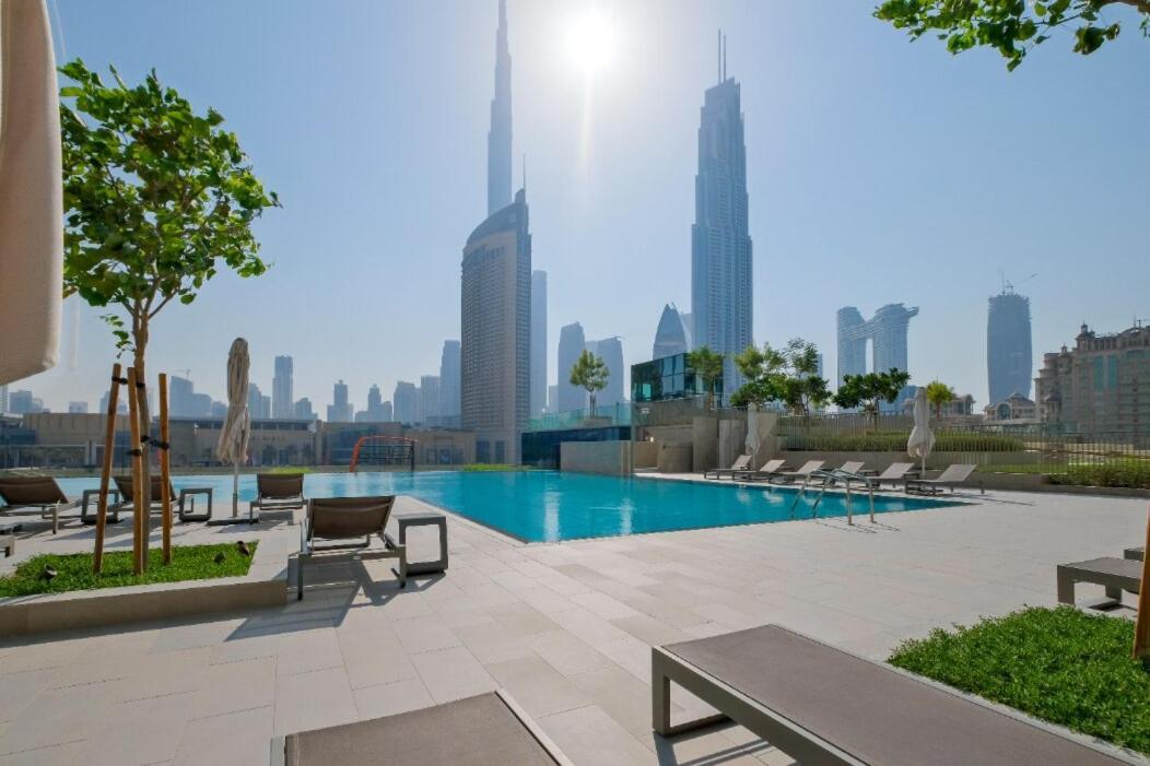 Beautiful 2-Br Flat In Downtown Luxury City Living At Its Best Apartment Dubai Exterior photo