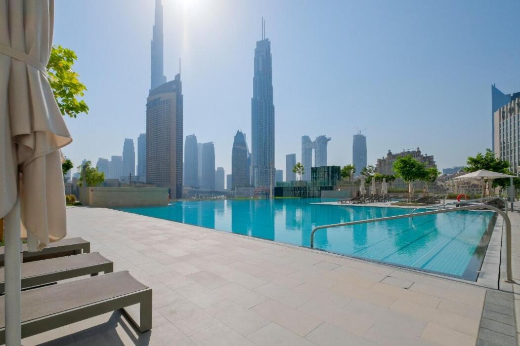 Beautiful 2-Br Flat In Downtown Luxury City Living At Its Best Apartment Dubai Exterior photo